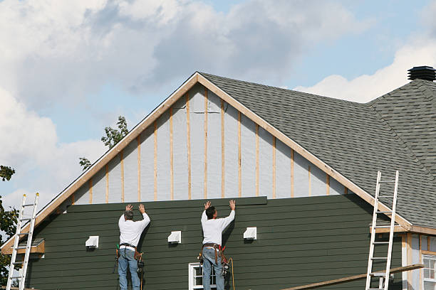 Professional Siding Contractor technician working in Hamburg, NJ